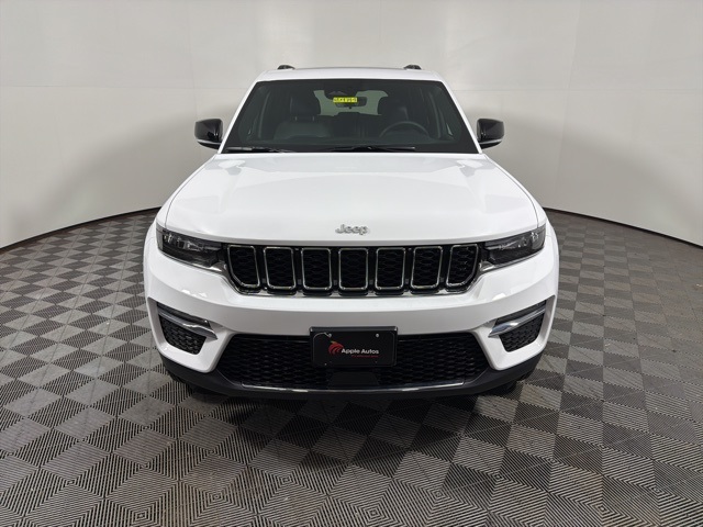 2025 Jeep Grand Cherokee Limited photo 2