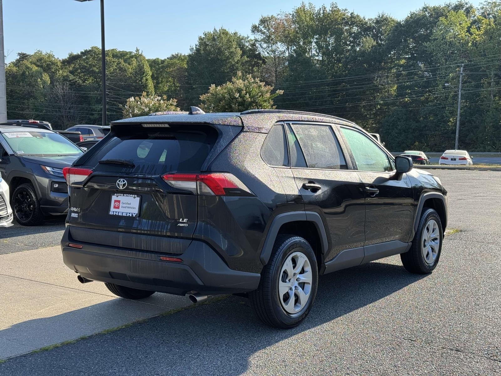 2021 Toyota RAV4 LE photo 6