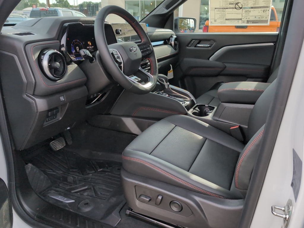 2025 Chevrolet Colorado Z71 photo 10
