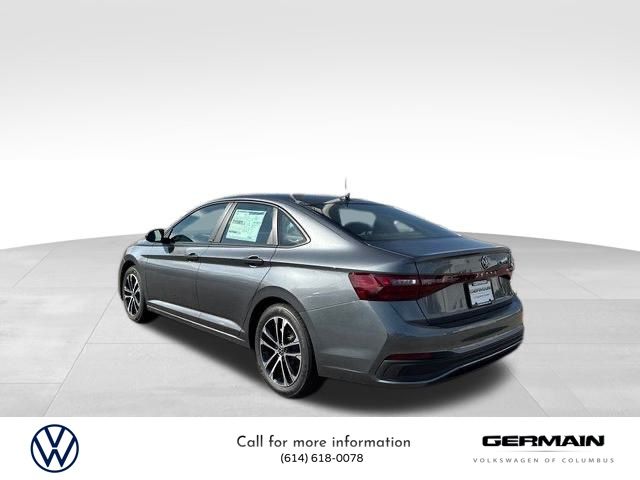 2025 Volkswagen Taos SE photo 3