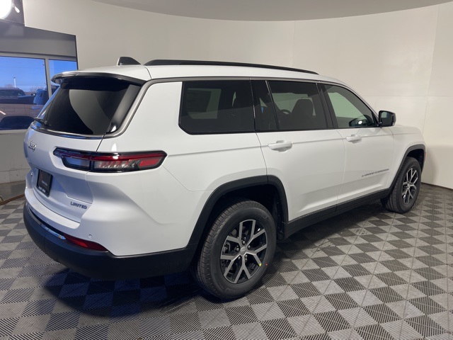 2025 Jeep Grand Cherokee Limited photo 3