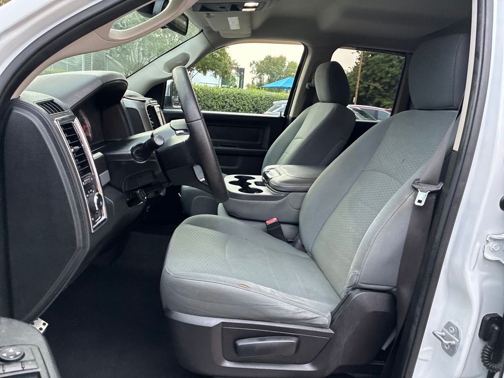 2016 Ram 1500 Express photo 9