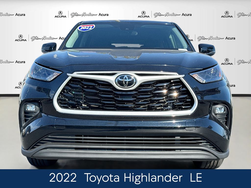 2022 Toyota Highlander LE photo 3