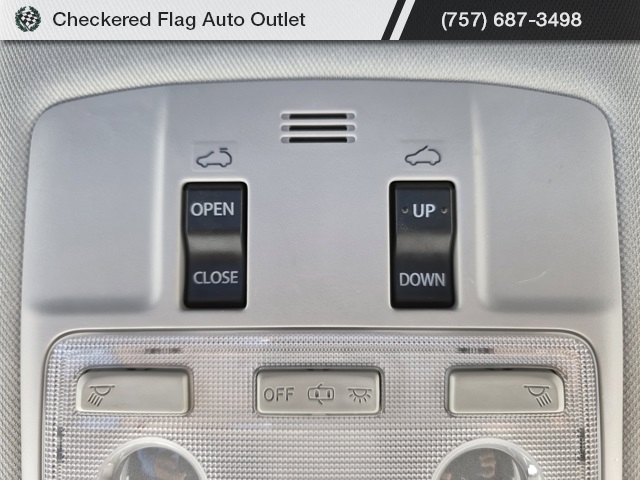 2015 Toyota RAV4 XLE photo 10