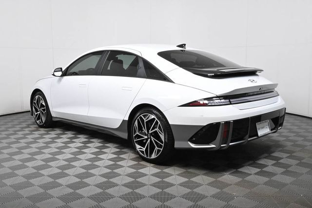 2025 Hyundai Ioniq 6 SEL photo 4