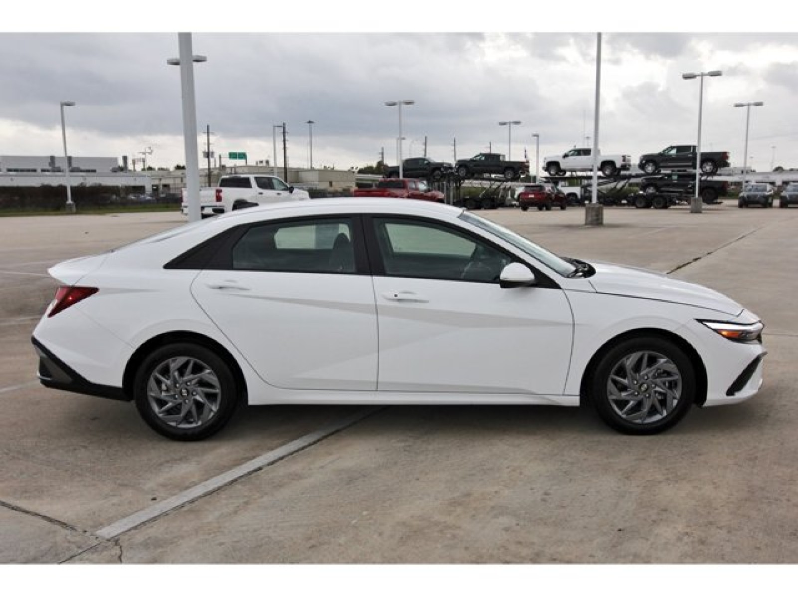 2024 Hyundai Elantra SEL White at Robbins Nissan