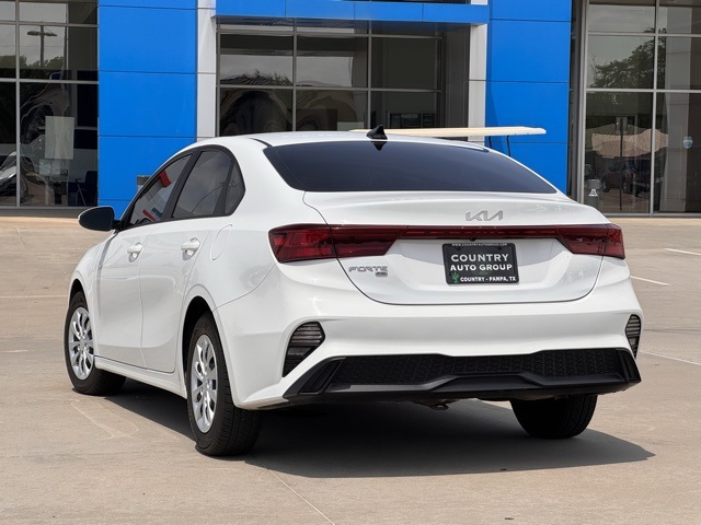 2024 Kia Forte LX photo 2