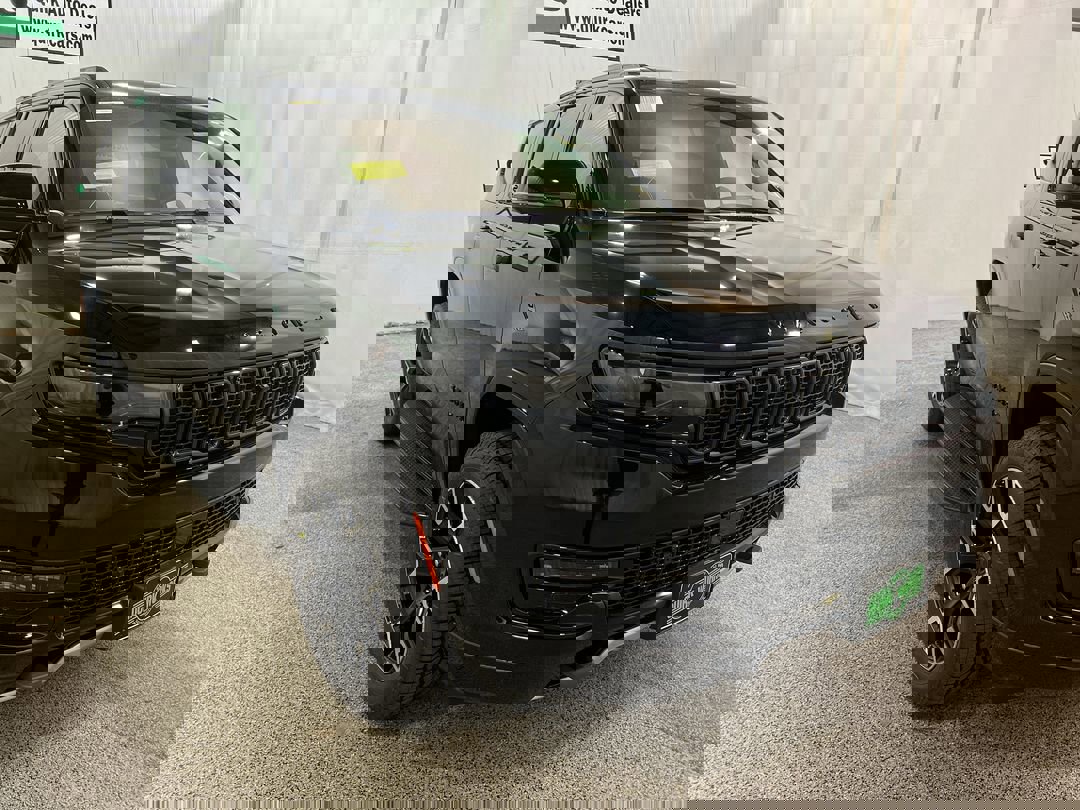 2025 Jeep Wagoneer Series II's photo