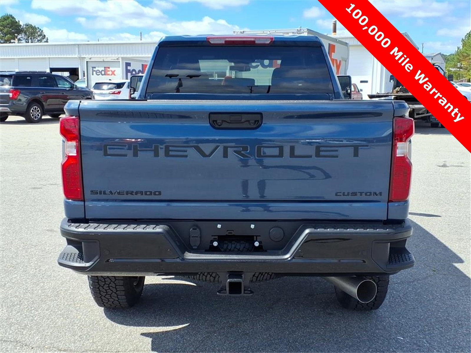 2025 Chevrolet Silverado 2500HD Custom photo 3