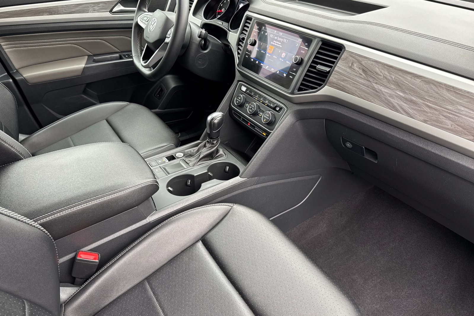 2021 Volkswagen Atlas Cross Sport SE Technology photo 15
