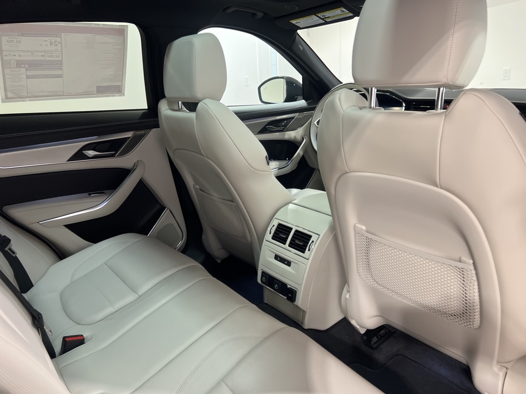 2025 Jaguar F-PACE P250 R-Dynamic S photo 23