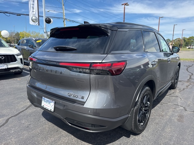 2026 Infiniti QX60 Luxe photo 3