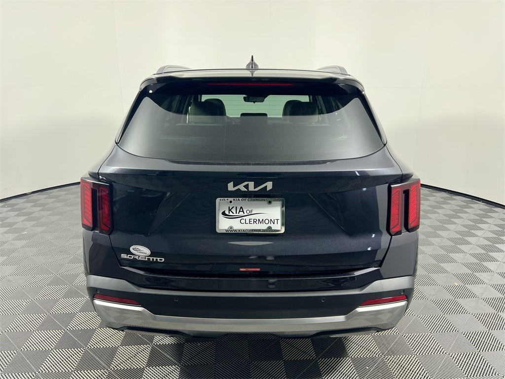 2025 Kia Sorento S photo 4