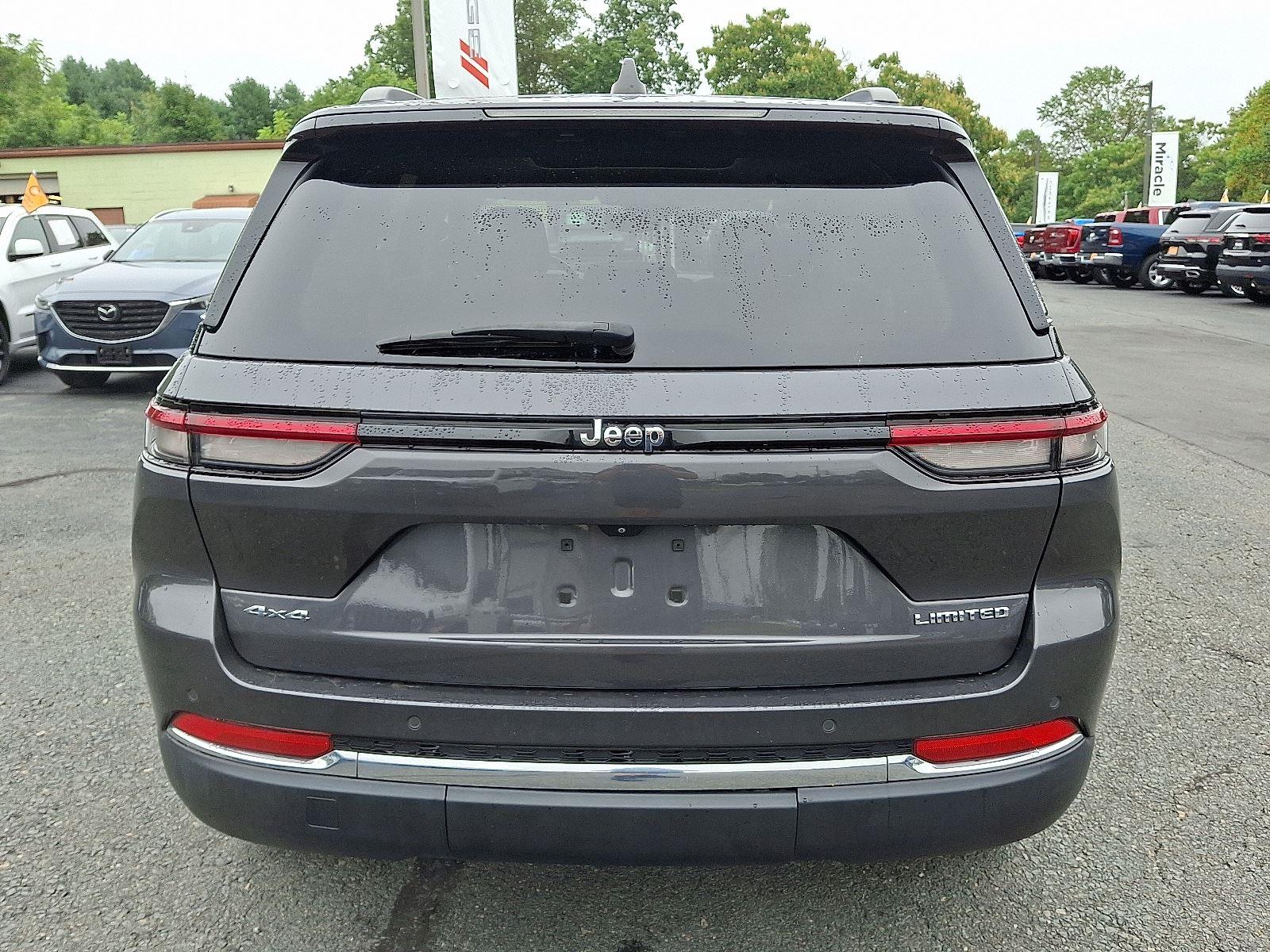 2022 Jeep Grand Cherokee Limited photo 4