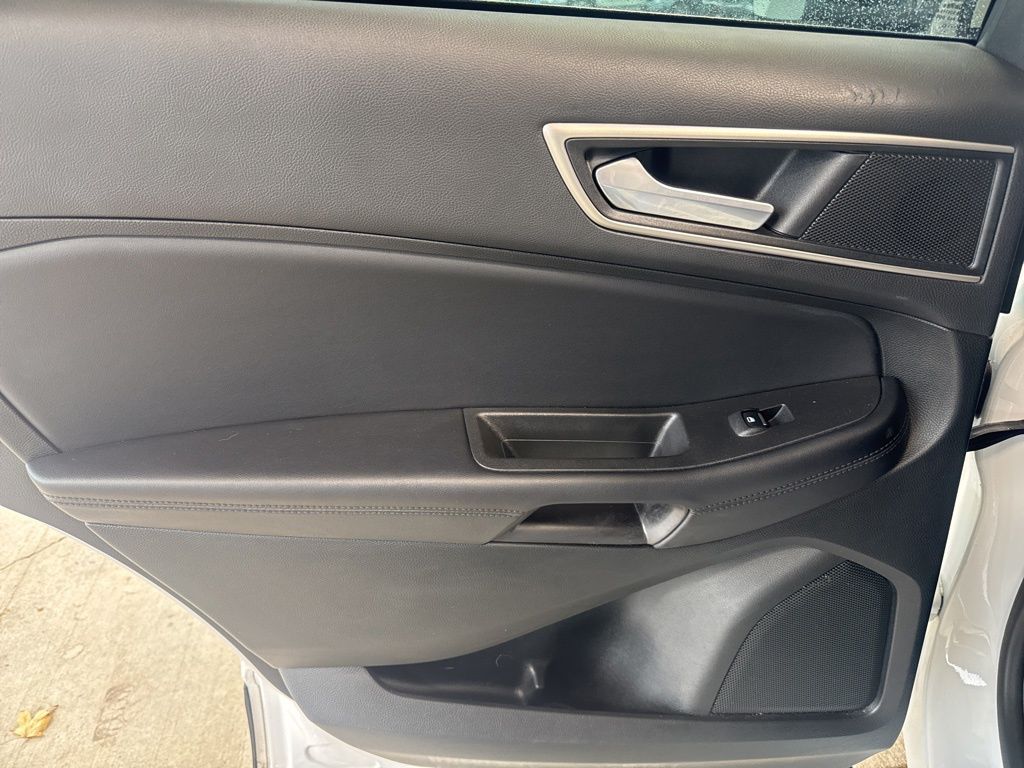 2023 Ford Edge SEL photo 22