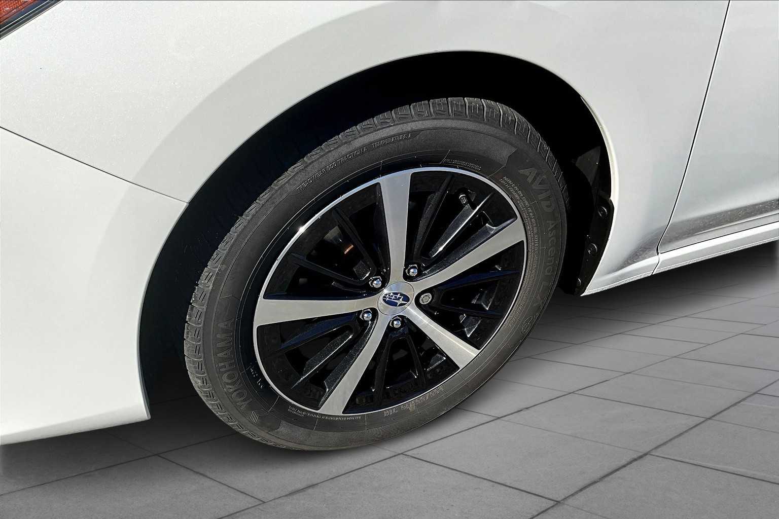 2019 Subaru Impreza Premium photo 9