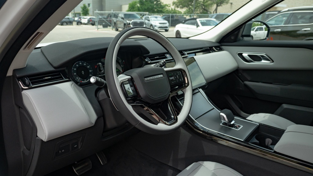 2025 Land Rover Range Rover Velar SE photo 8