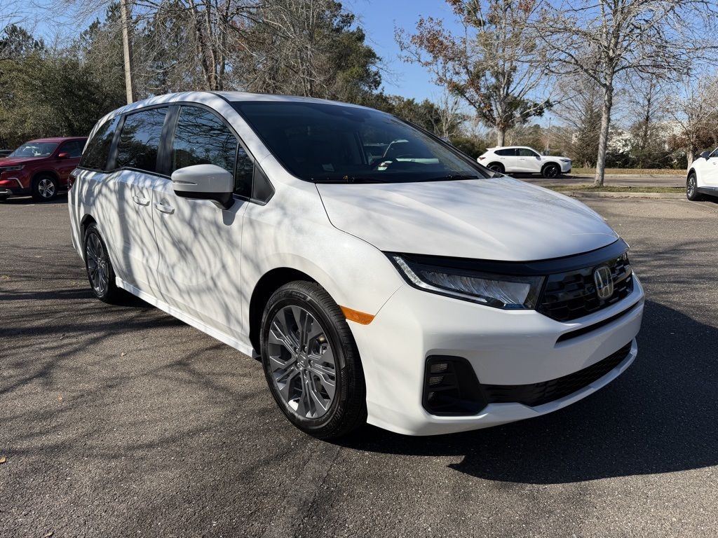 2026 Honda Odyssey Touring's photo