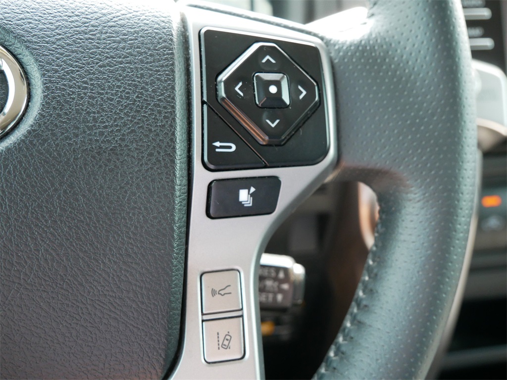 2020 Toyota 4Runner SR5 photo 23