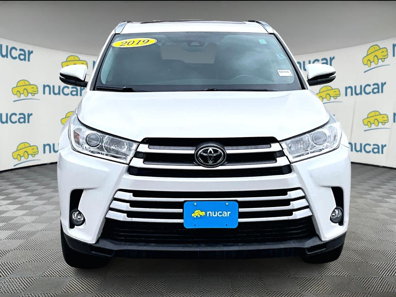 2019 Toyota Highlander XLE photo 2
