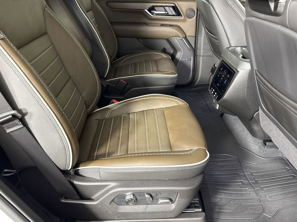 2025 Gmc Yukon Denali Ultimate photo 12