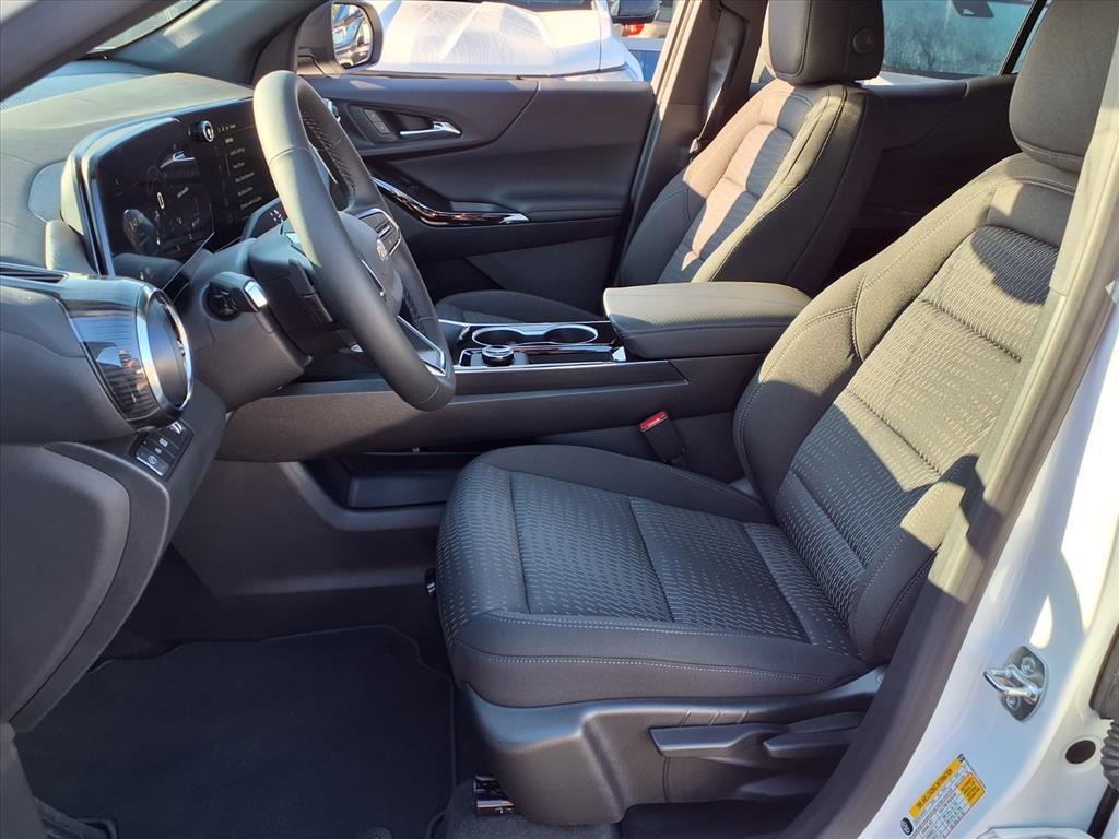 2026 Chevrolet Equinox LT photo 4