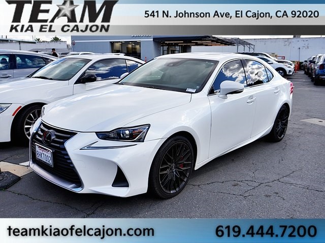 2019 Lexus IS 300's photo