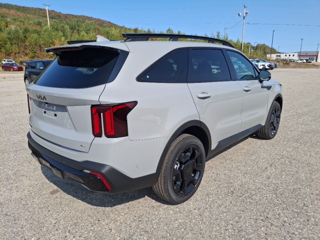 2026 Kia Sorento EX photo 3
