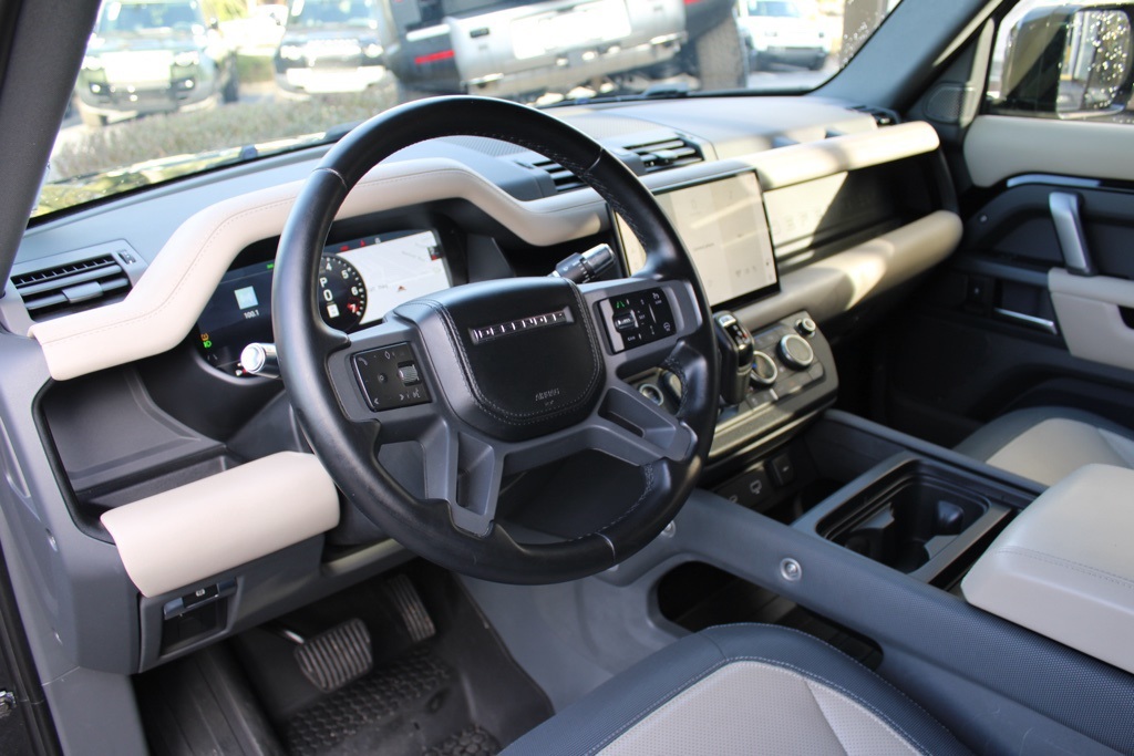 2022 Land Rover Defender 110 X-Dynamic HSE photo 4