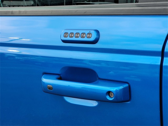 2022 Ford Bronco Outer Banks photo 11