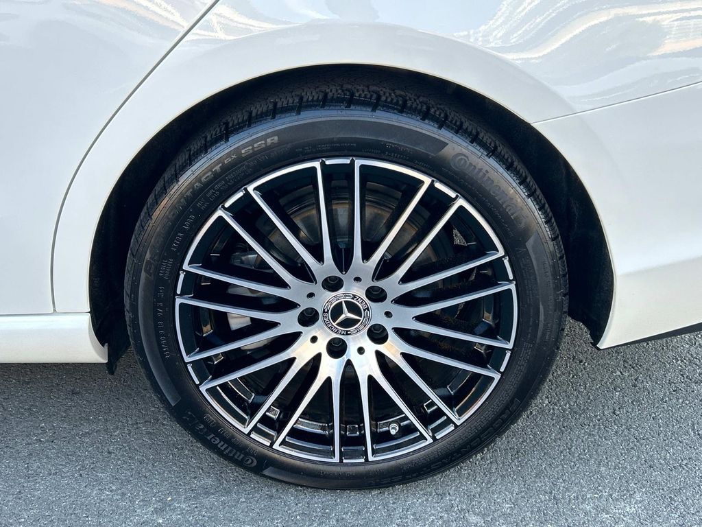 2025 Mercedes Benz C 300 4MATIC photo 14
