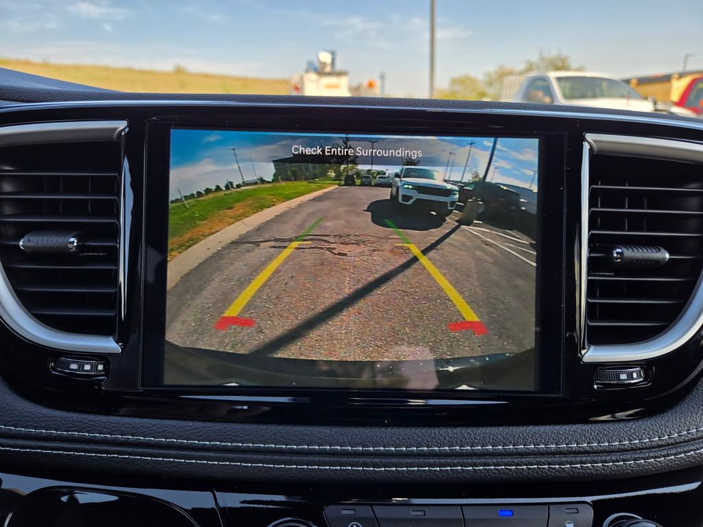 2026 Chrysler Pacifica photo 21