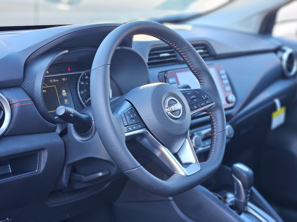 2025 Nissan Versa SR photo 9