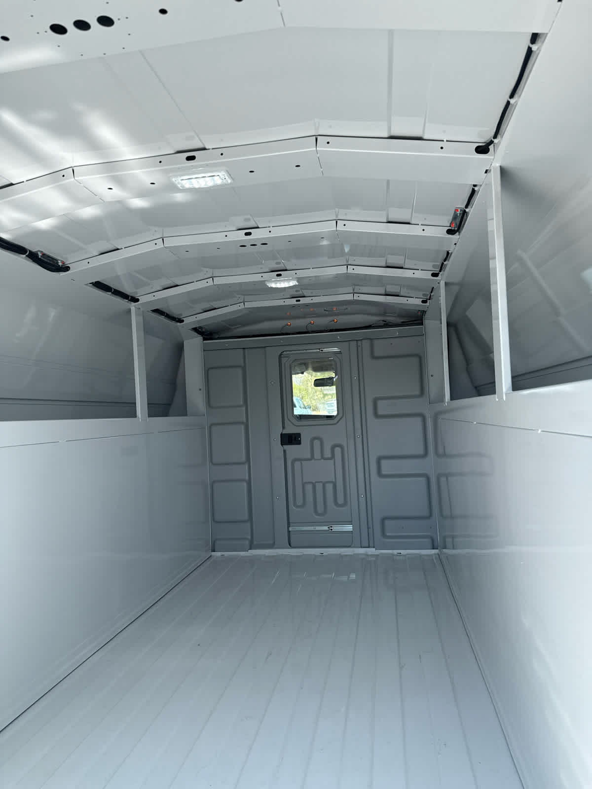 2024 Chevrolet Express Cutaway Base photo 15