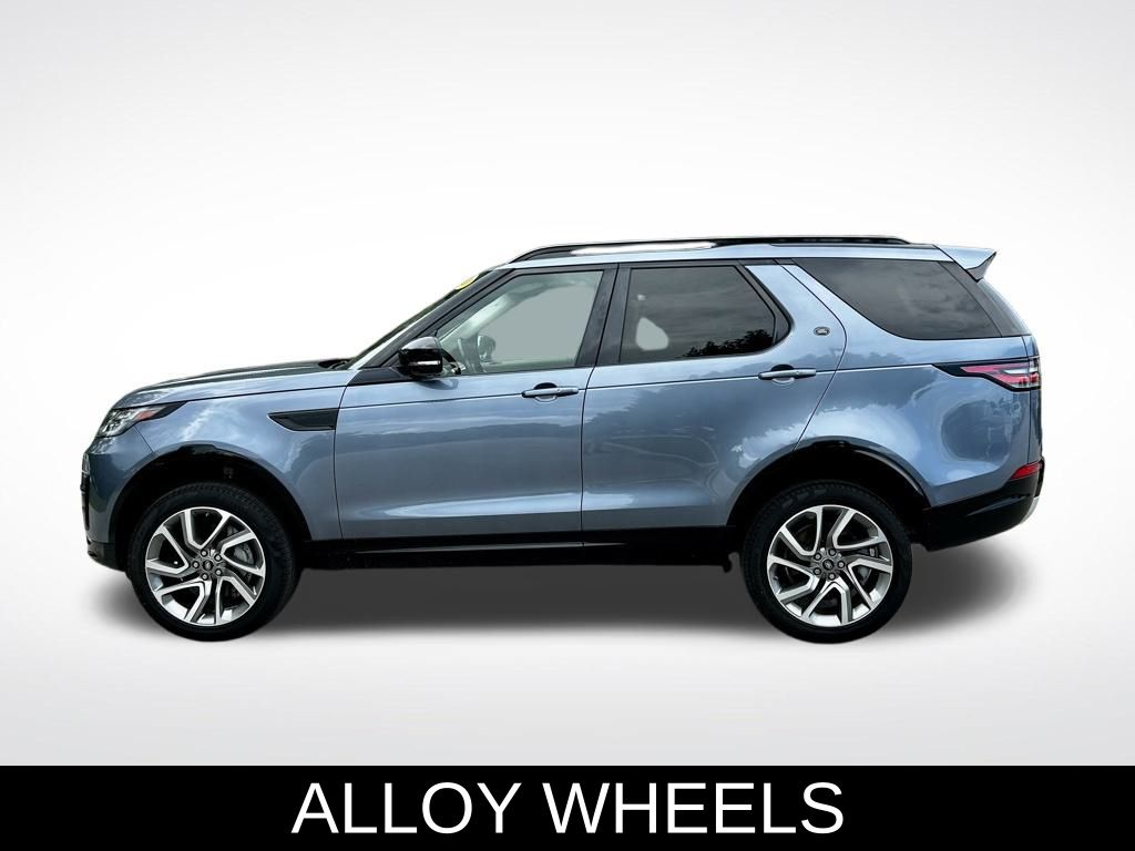 2020 Land Rover Discovery Landmark photo 2