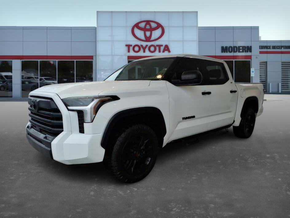 2023 Toyota Tundra SR5's photo