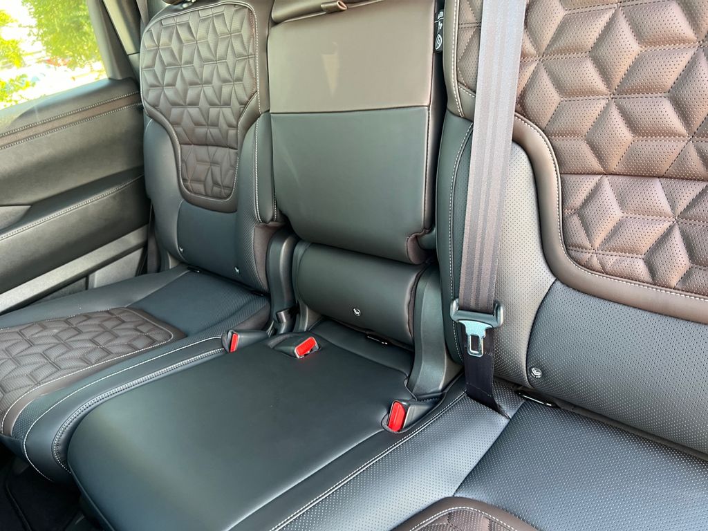 2026 Nissan Armada Platinum photo 21