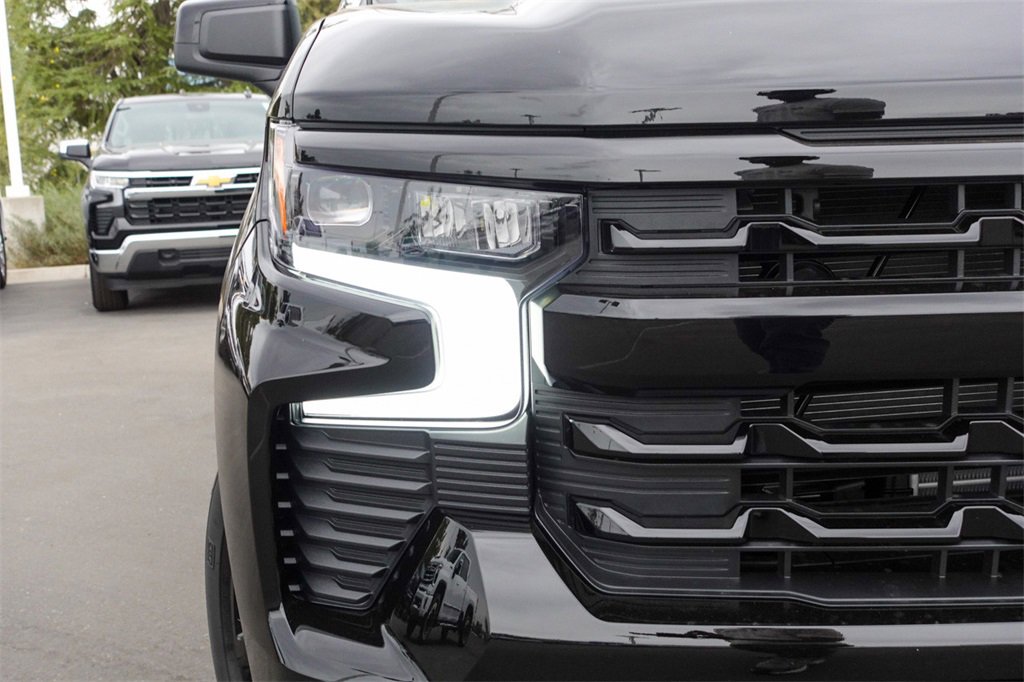 2026 Chevrolet Silverado RST photo 3