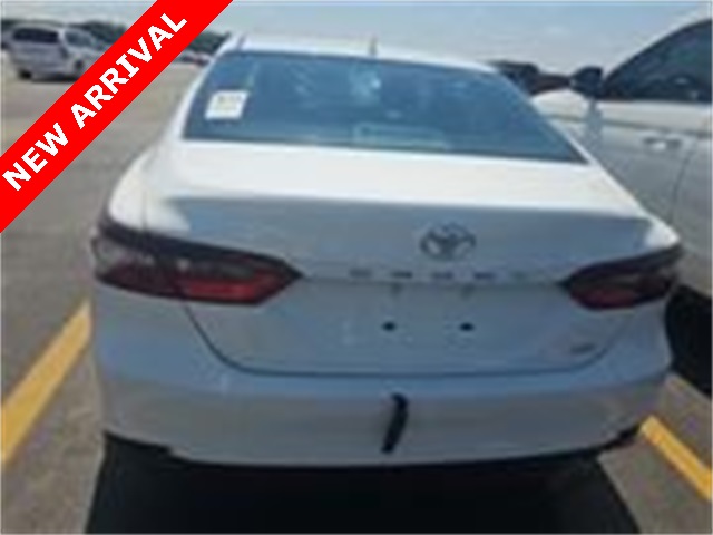 2023 Toyota Camry LE photo 3