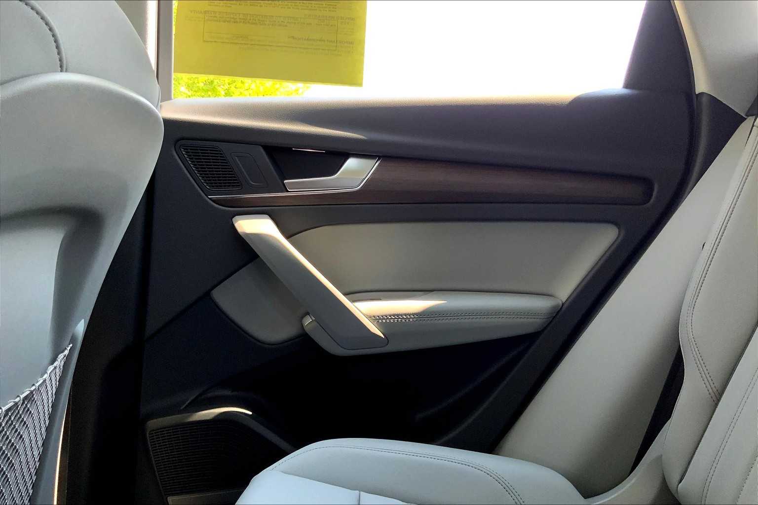 2024 Audi Q5 S line Premium Plus photo 32