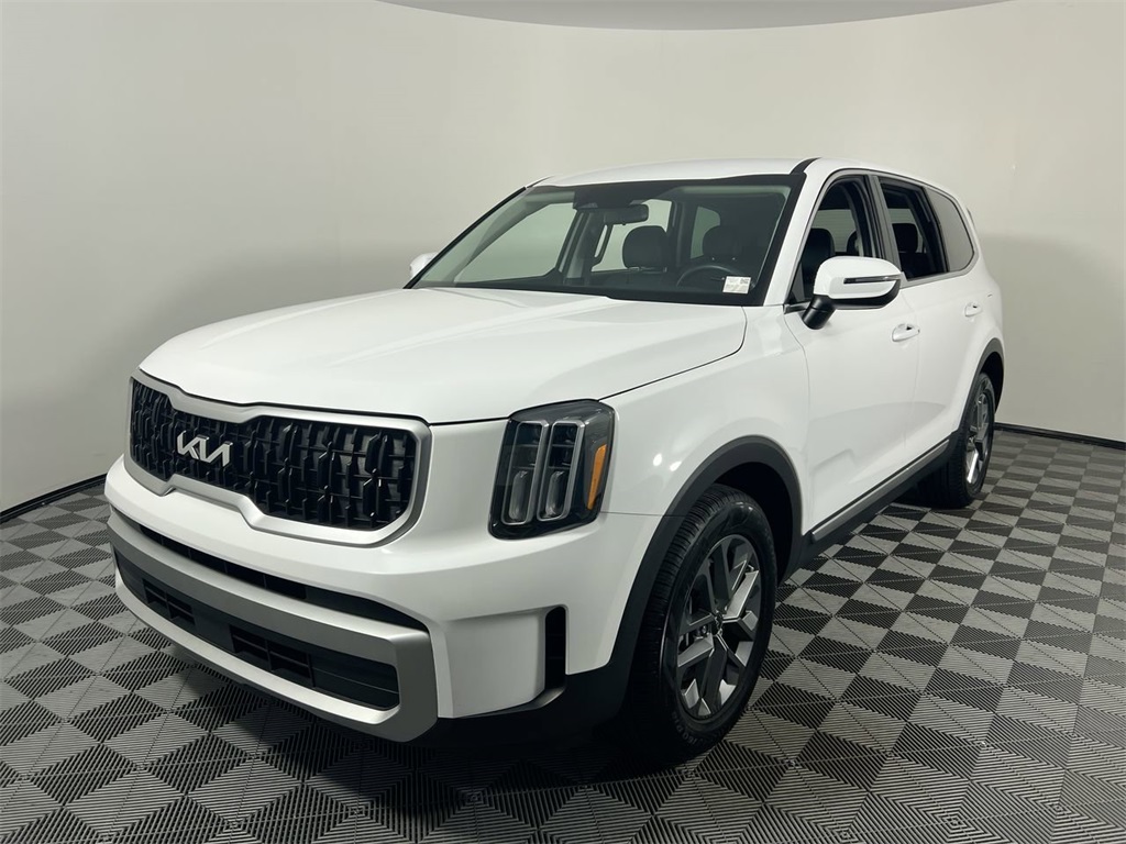 2025 Kia Telluride LX photo 7