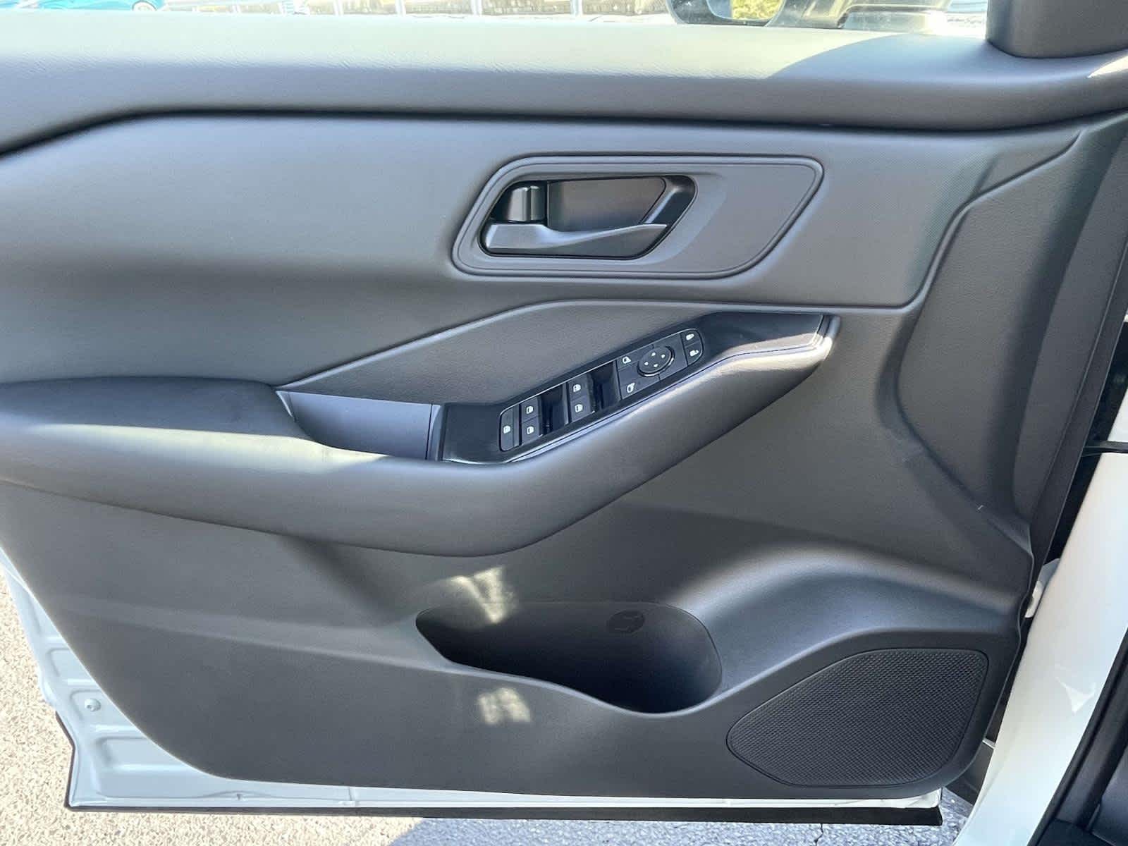 2026 Nissan Rogue S photo 21
