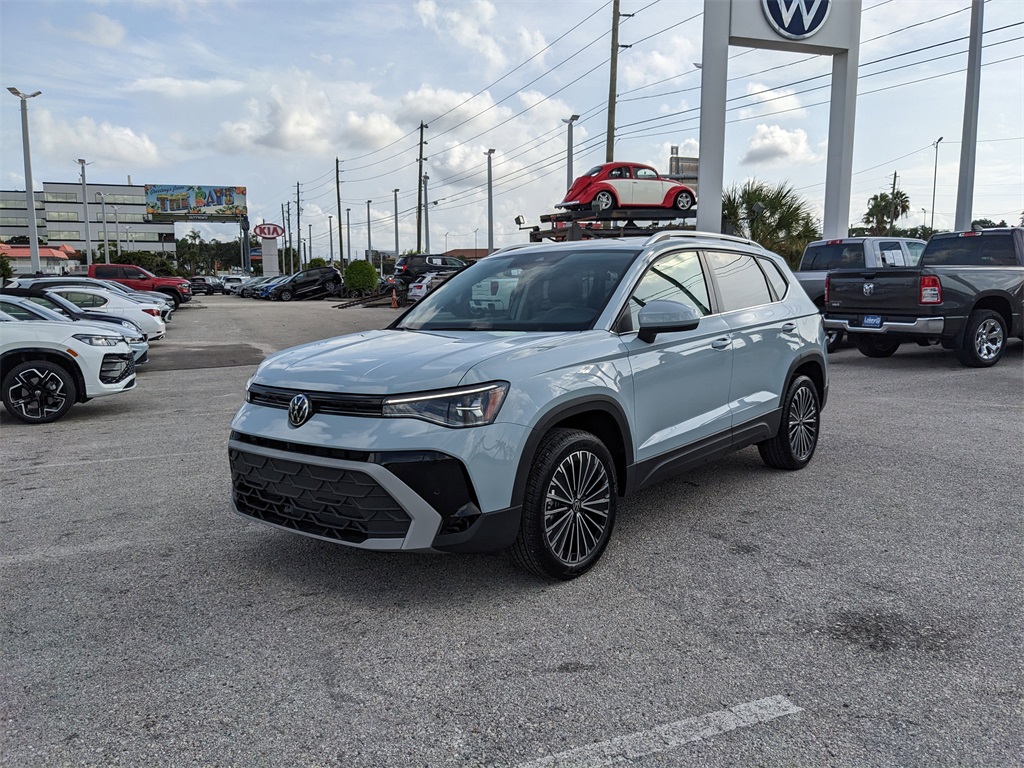 2025 Volkswagen Taos SE photo 2