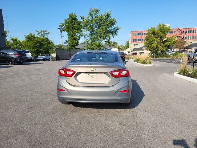 2018 Chevrolet Cruze LT photo 4