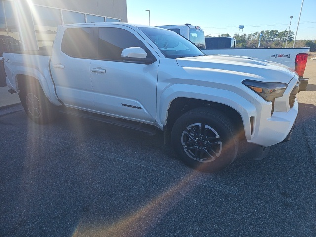 2024 Toyota Tacoma TRD Sport's photo