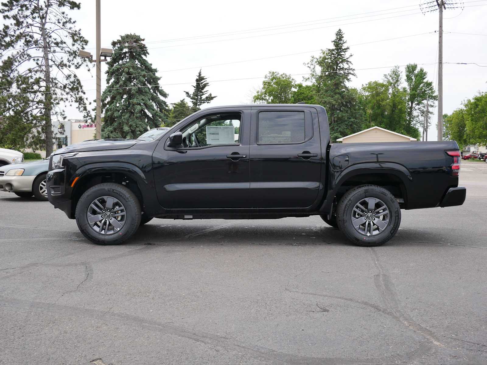 2025 Nissan Frontier SV photo 4