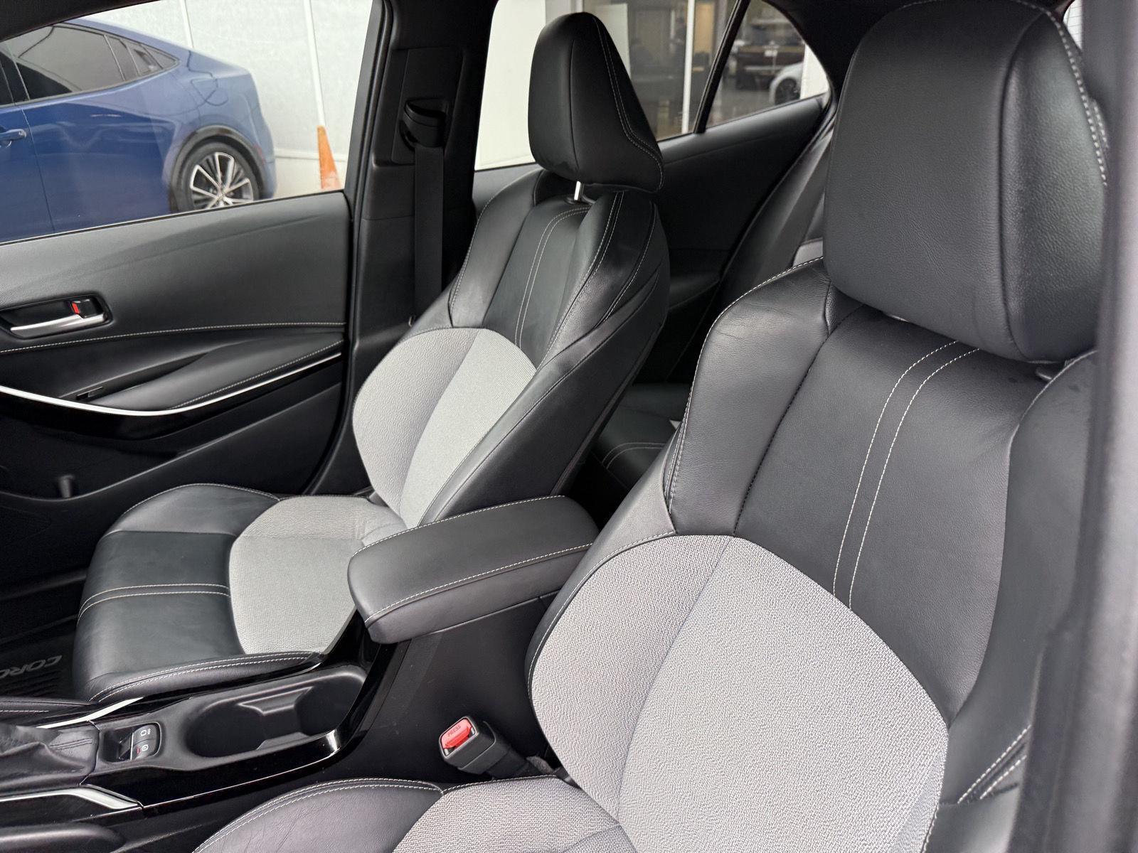 2019 Toyota Corolla XSE photo 14