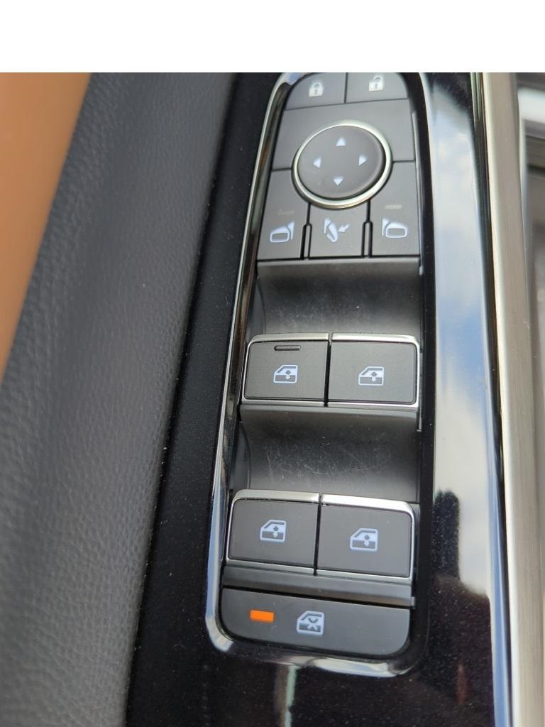 2024 Nissan Pathfinder Platinum photo 10