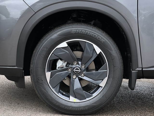2026 Nissan Rogue SV photo 5