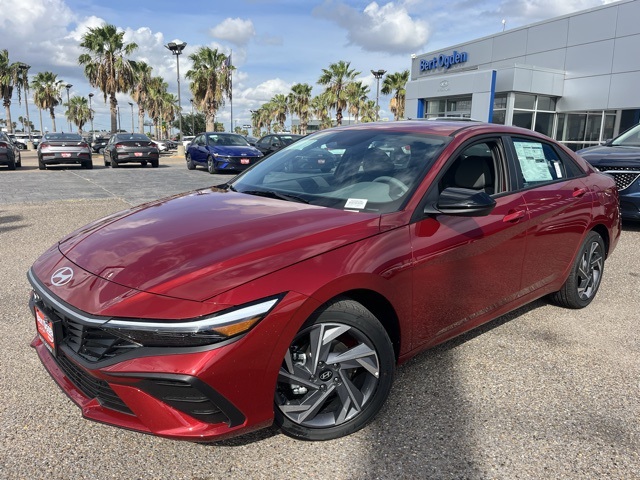 2025 Hyundai Elantra SEL Sport photo 3